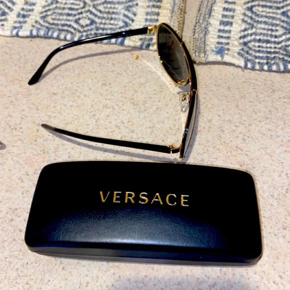 Versace | Accessories | Versace Sunglasses Never Worn  display picture 1